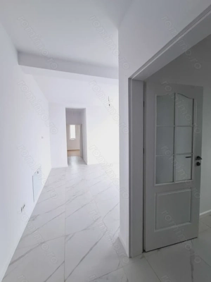 Bloc nou finalizat. Etaj intermediar. Bucatarie inchisa. - imagine 3