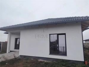 Casa individuala - toate utilitatile - teren 650 mp