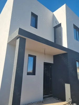 Duplex cu Perete Dublu, Proiect Modern - imagine 3