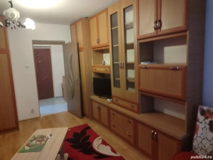 închiriez garsonieră