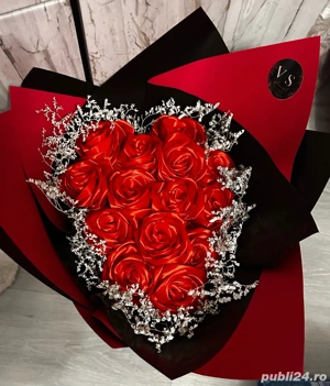 Buchet de trandafirii de satin