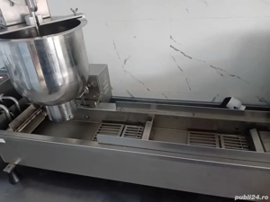 Vând mașina de făcut gogoși 