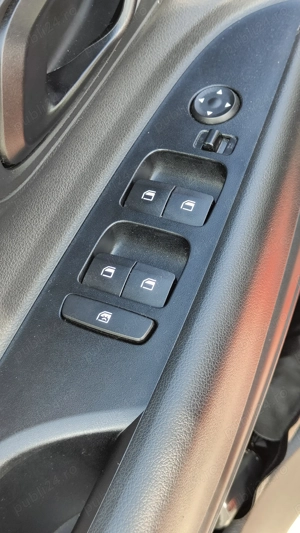 Vand Hyundai i20, 84 cp, 28000 km, fab. 2023, garantie - imagine 9