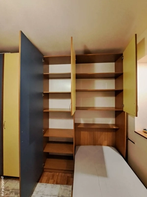 Vând mobila cameră de tineret.