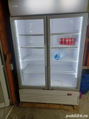 Vând vitrină frigorifică 