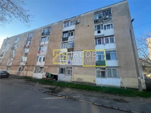 Garsoniera zona Milcov - Bazar, etaj 1, necestia renovare completa