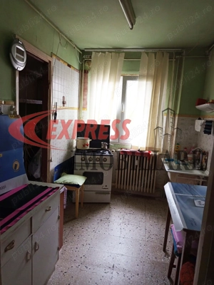 Titan, Nicolae Grigorescu, Postavarul, Parc IOR  - imagine 3