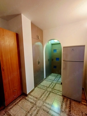 Inchiriez apartament cu 2 camere mobilat in micro 17 etajul 1. - imagine 2