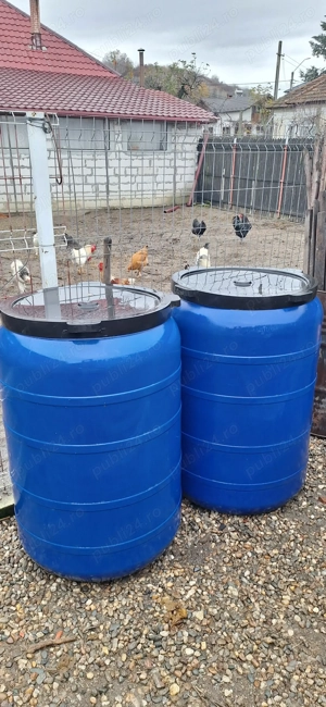 De vanzare 2 butoaie 420 lt.  buc