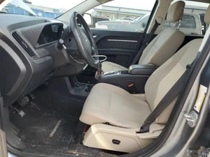 Dodge Journey SXT din 2010, în stare foarte bună, ideal pentru familie.