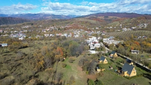 Teren si casa de vânzare la baza muntelui Iezer in Valea Mare Pravat - imagine 8