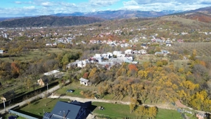 Teren si casa de vânzare la baza muntelui Iezer in Valea Mare Pravat - imagine 17