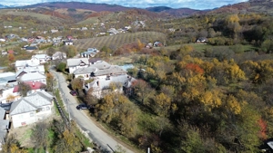 Teren si casa de vânzare la baza muntelui Iezer in Valea Mare Pravat - imagine 18