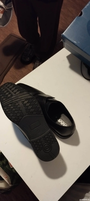 pantofi 37 si adidasi46