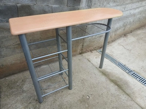 Măsuță cu spatii de depozitare