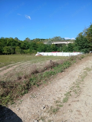 Teren intravilan de vânzare 