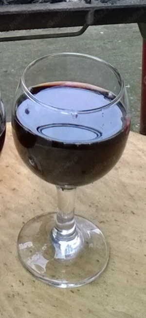 Vând vin nobil rosu și alb