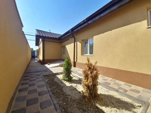 Casa individuala 3 camere foisor acoperit curte km 4