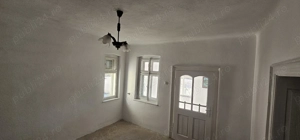  Casă de vânzare   Săcel, județul Sibiu - imagine 3