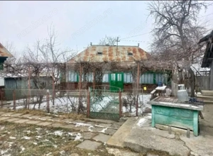 Casa batraneasca, 40mp si teren intravilan 2700 mp, loc. Stanca - Zvoristea