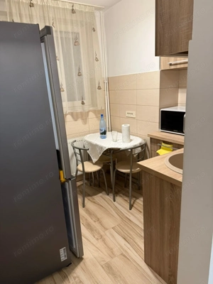 2 cam DECCOMANDAT  b-dul Victor Babes langa toate Facultatile, amenajat, mobilat si utilat modern - imagine 4