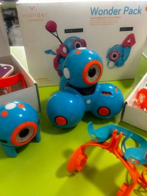 Set doi roboți Dash și Dot, plus kit complet de accesorii - imagine 2