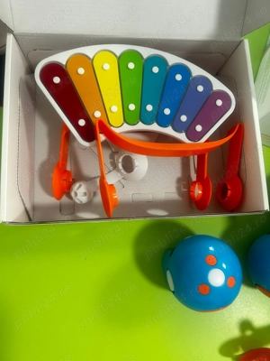 Set doi roboți Dash și Dot, plus kit complet de accesorii - imagine 3