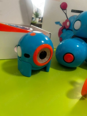 Set doi roboți Dash și Dot, plus kit complet de accesorii - imagine 4