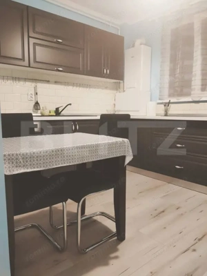 Apartament cu 3 camere, 62 mp, parcare, zona Sesul de Sus