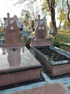 Monumente funerare (cavouri)