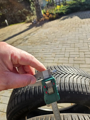 235/60/18 Michelin all season - imagine 5