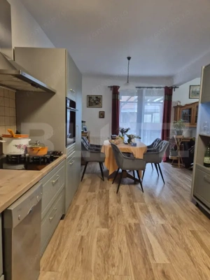 Vila superba de vanzare in Sangiorgiu, zona exclusivista - imagine 2