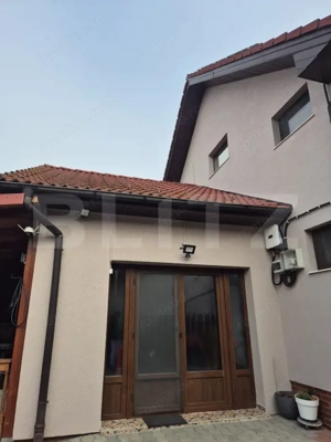 Vila superba de vanzare in Sangiorgiu, zona exclusivista - imagine 17