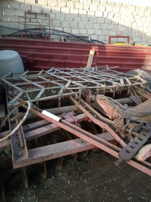 Tractor UTB 650 si utilaje agricole