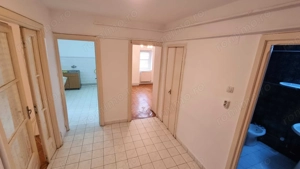 Vând apartament cu 2 camere   64 mp utili, etaj 1, balcon pe colț + boxă înaltă înscrisă în CF - imagine 6