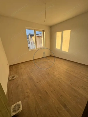 Apartament 2 camere, decomandat, etaj 4/4 , zona SENS  - imagine 3