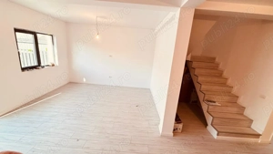 vand casa 3 camere 2 bai , 1 balcon, 1 terasa , 2 locuri parcare , 2 aer conditionat  - imagine 3