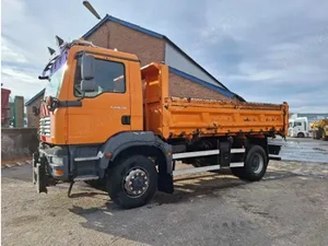 Vând autoutilitara MAN 4x4