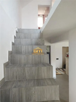 Proprietate deosebită cu două case și teren 5.600 mp, situată in zonă liniștită, Golești - imagine 11