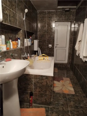 Proprietate deosebită cu două case și teren 5.600 mp, situată in zonă liniștită, Golești - imagine 17