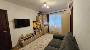 3 Camere semidecomandat, etaj intermediar-Zona Alexandru cel Bun