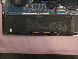 Baterie ASUS Zenbook UX533FD aproape noua