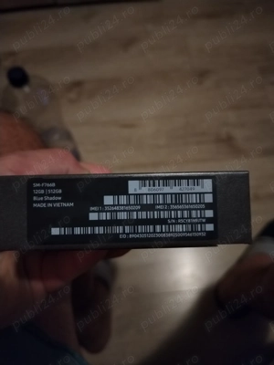 Vând tel Sansung Galaxy Flip 7