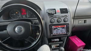 vw Touran pornire motor de la distanta 50 100 - imagine 8