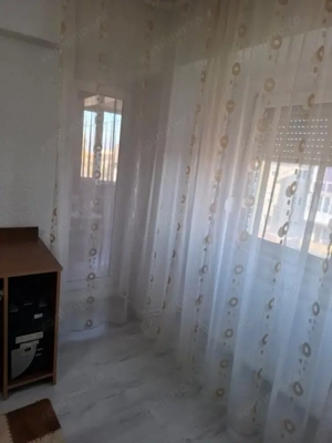 Apartament 4 camere  decomandate cu vedere pe doua parti in Nadlac - imagine 15