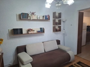 Apartament 4 camere  decomandate cu vedere pe doua parti in Nadlac - imagine 5