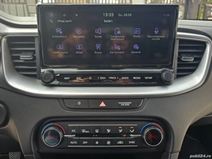 Kia Ceed 2021, navigatie, camera, clima - imagine 9