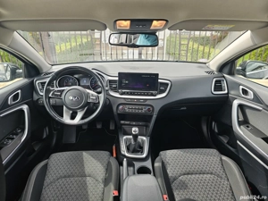 Kia Ceed 2021, navigatie, camera, clima - imagine 10