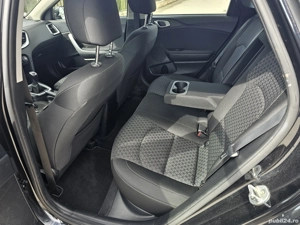 Kia Ceed 2021, navigatie, camera, clima - imagine 7