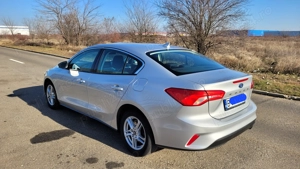 Ford Focus berlina - imagine 9